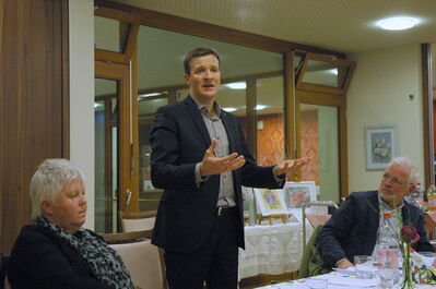 Der SPD-Fraktionsvorsitzende Martin Körner (Mitte)